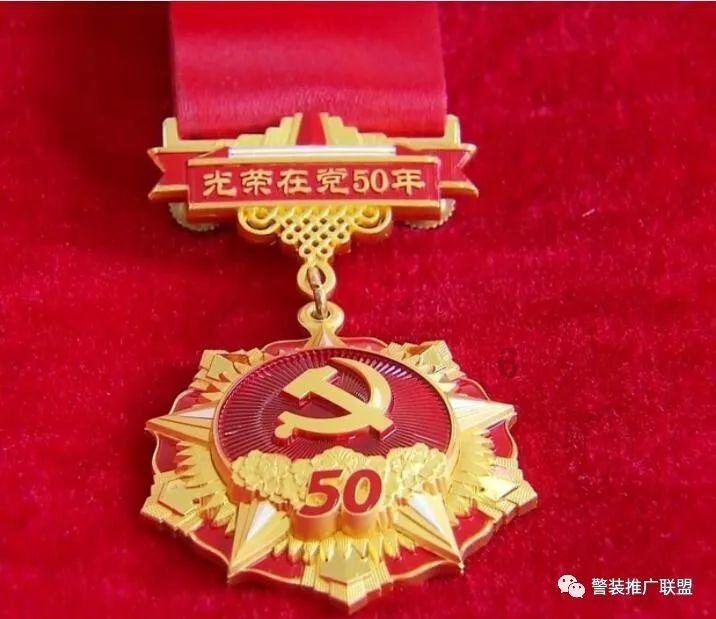 王治郅:离婚又再婚,愧对去世10年的母亲