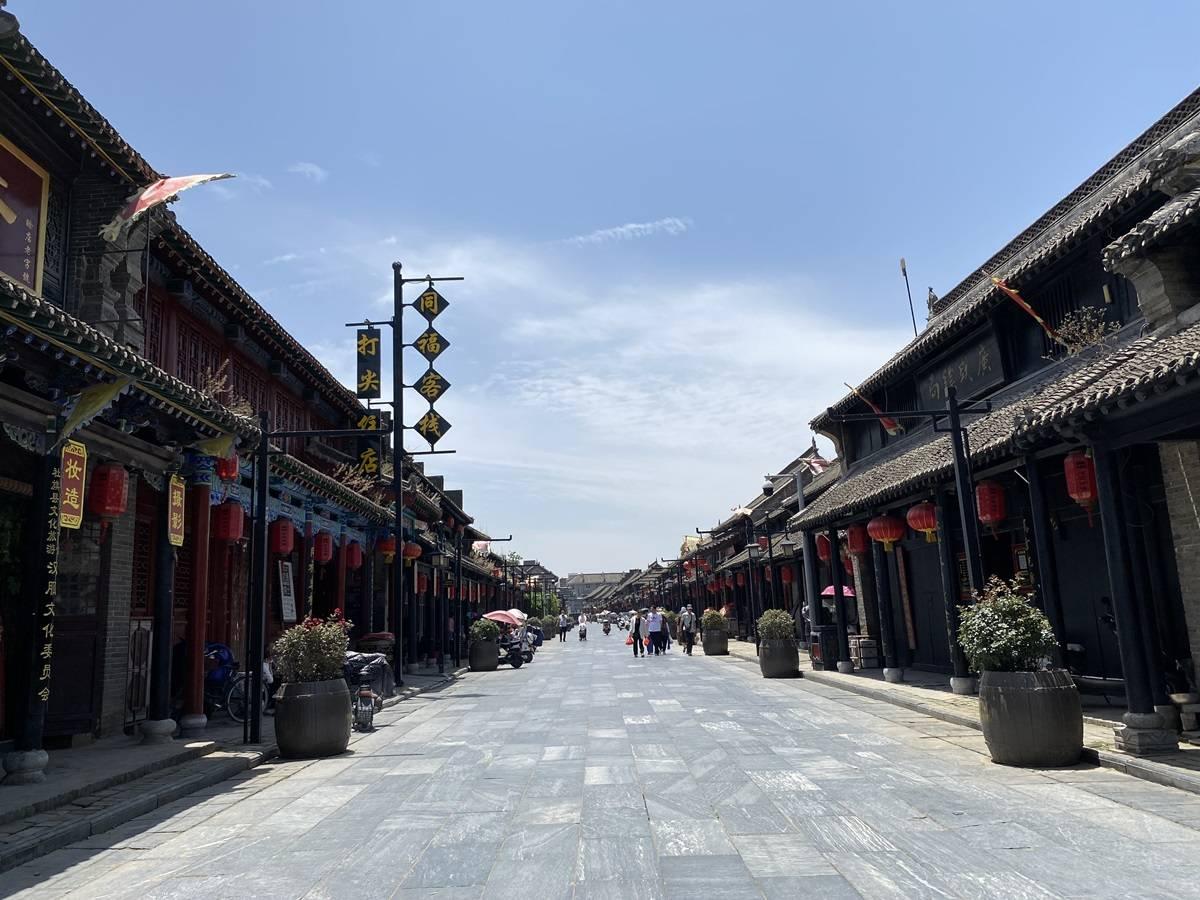 逃离废弃的建筑